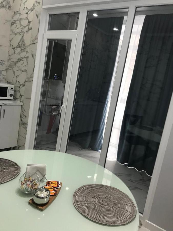 Люкс Апартаменты На Назарбаева 우랄스크 외부 사진
